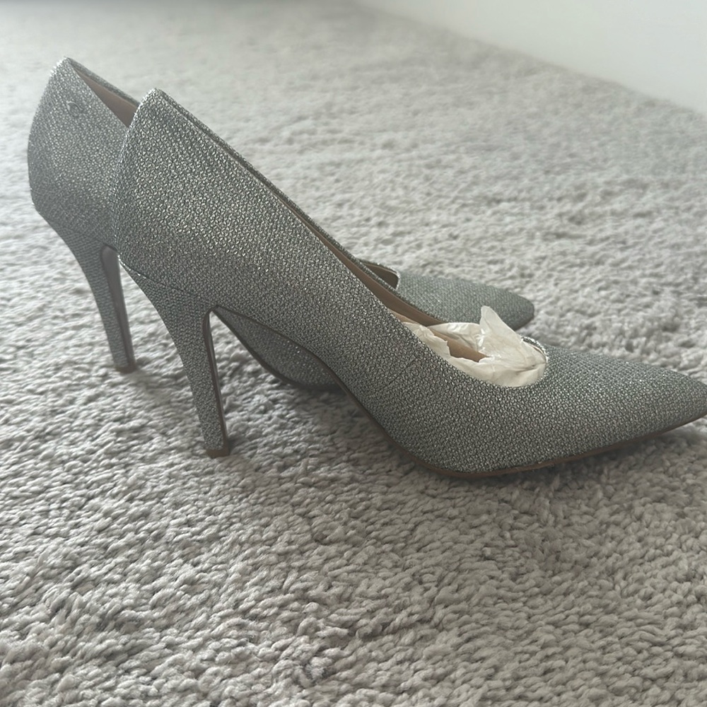 Coach Metallic Silver Pumps size 5.5